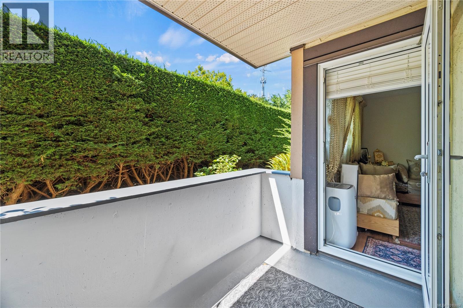Photo 20 of 104 3258 Alder St, Saanich BC