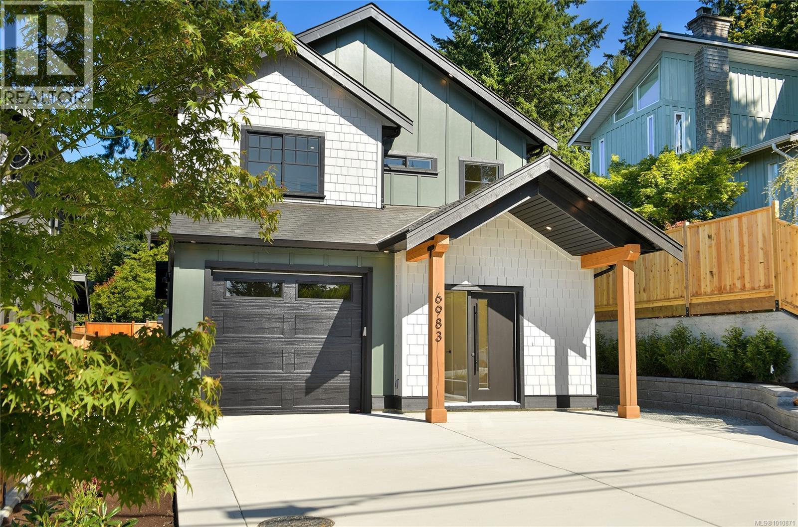 6983 Hagan Rd, Central Saanich