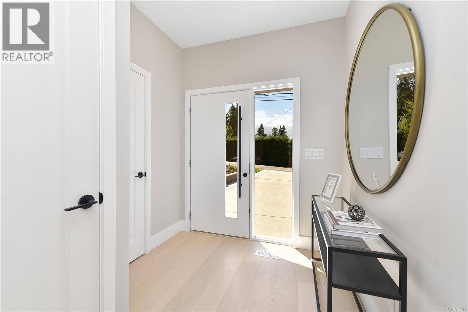 6983 Hagan Rd, Central Saanich