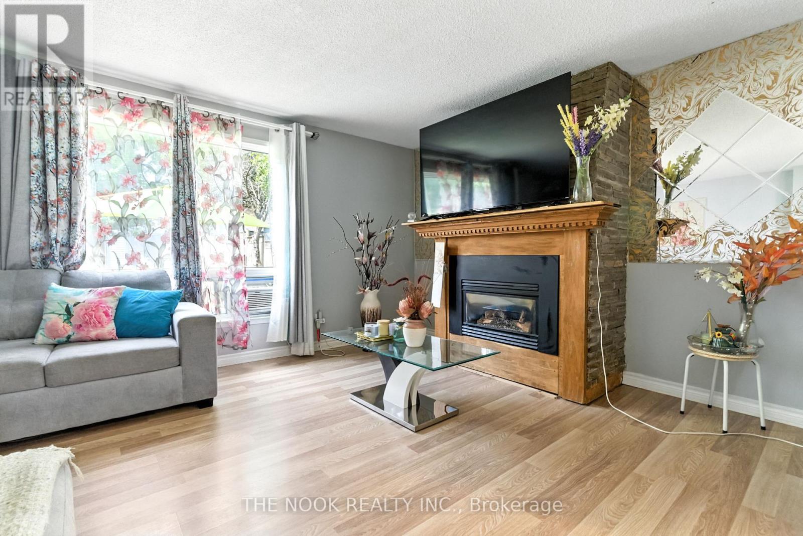Photo 18 of 308 Chaleur Avenue, Oshawa ON