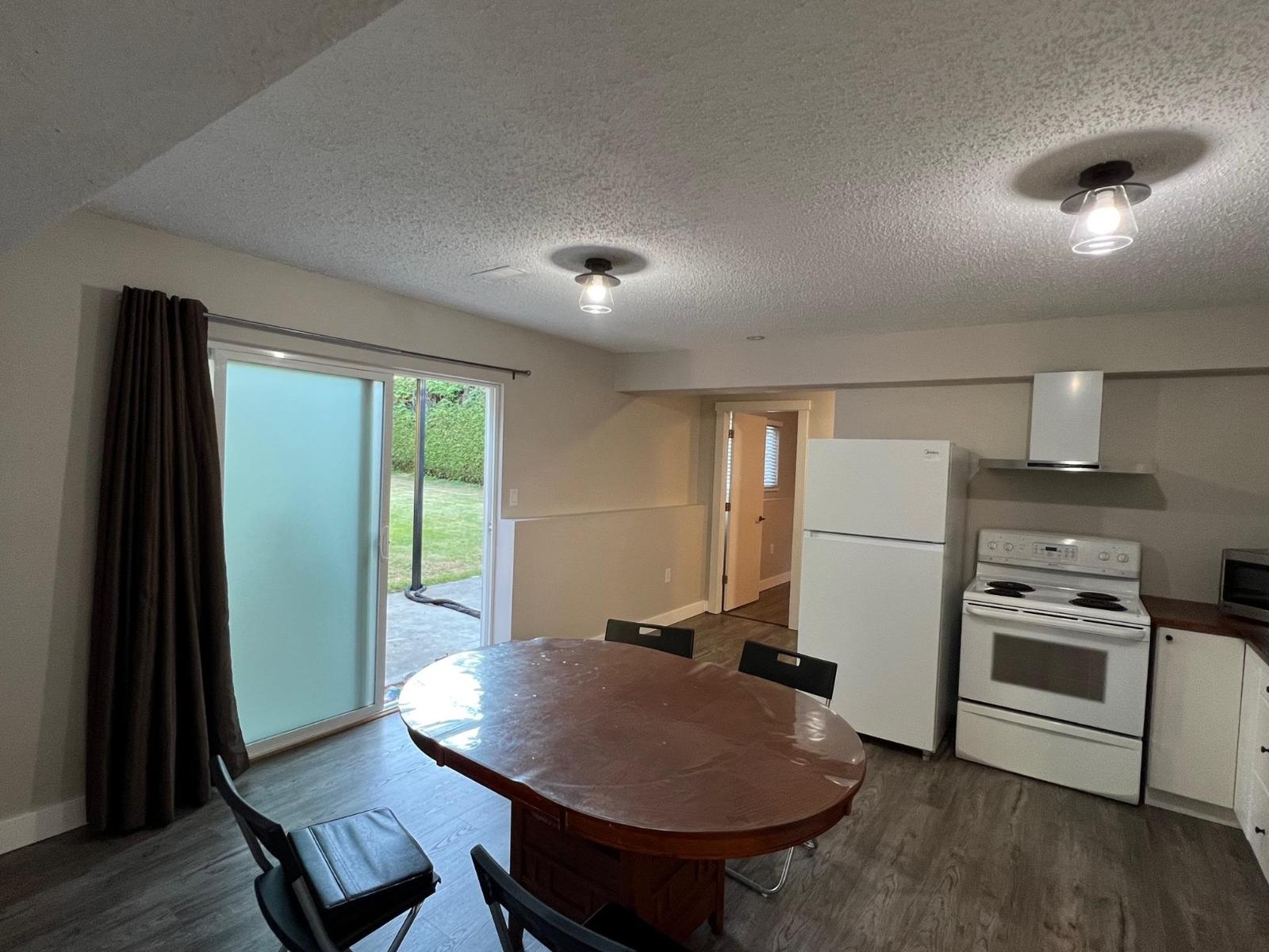 Photo 3 of 15 Xxx Poplar Drive, Surrey BC