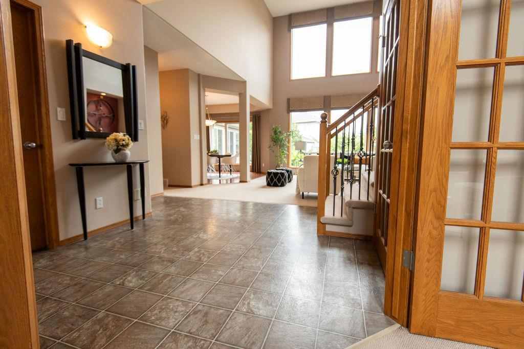 Photo 6 of 116 Yorkwood Drive, Winnipeg MB