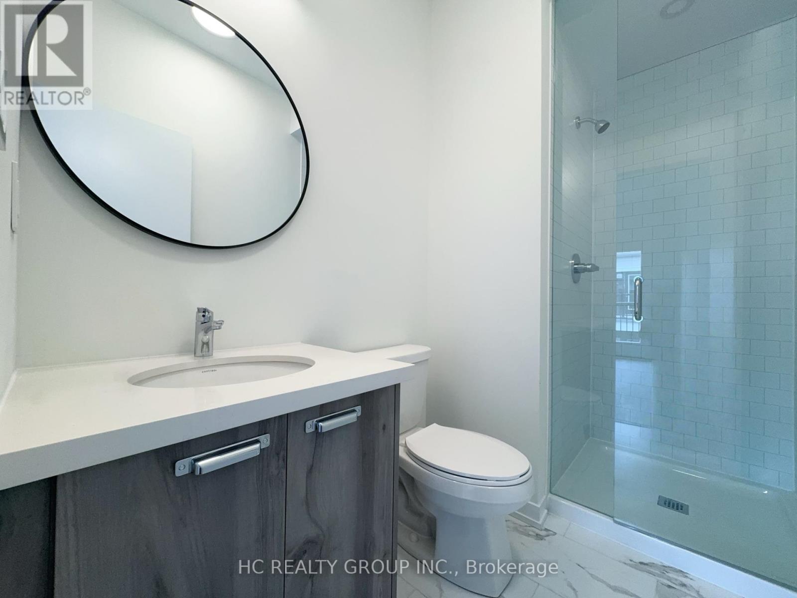 Photo 9 of 88 Matawin Lane, Richmond Hill ON
