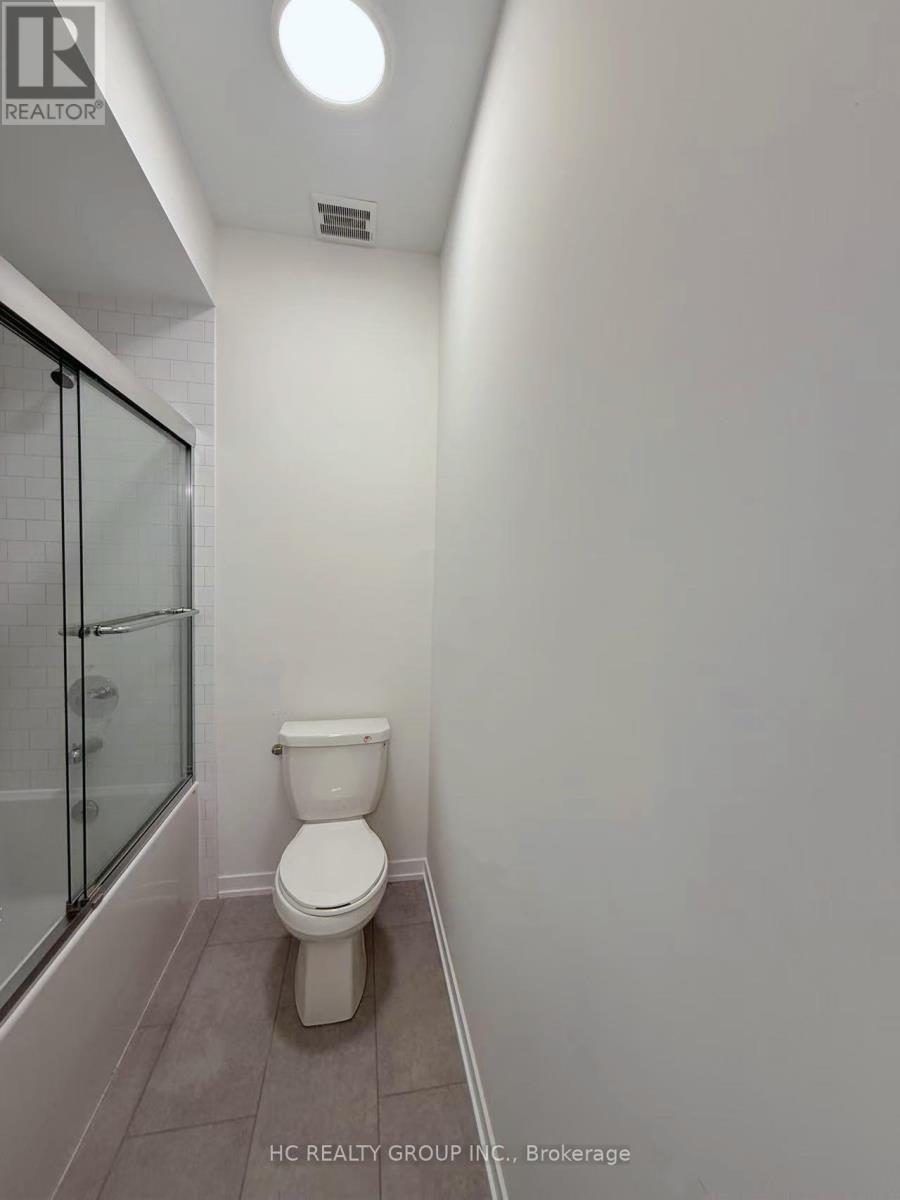 Photo 2 of 88 Matawin Lane, Richmond Hill ON