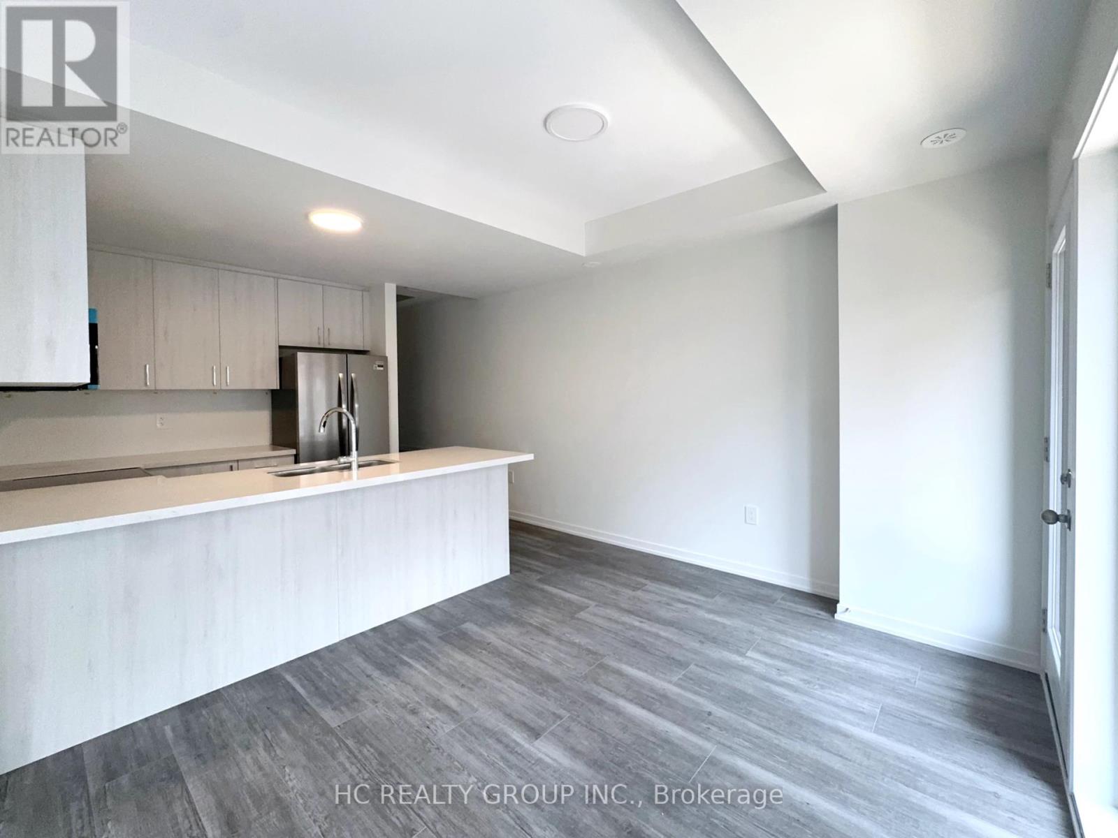 Photo 12 of 88 Matawin Lane, Richmond Hill ON