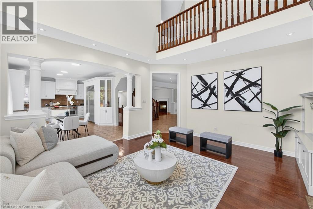 Photo 12 of 3322 Fox Run Circle, Oakville ON