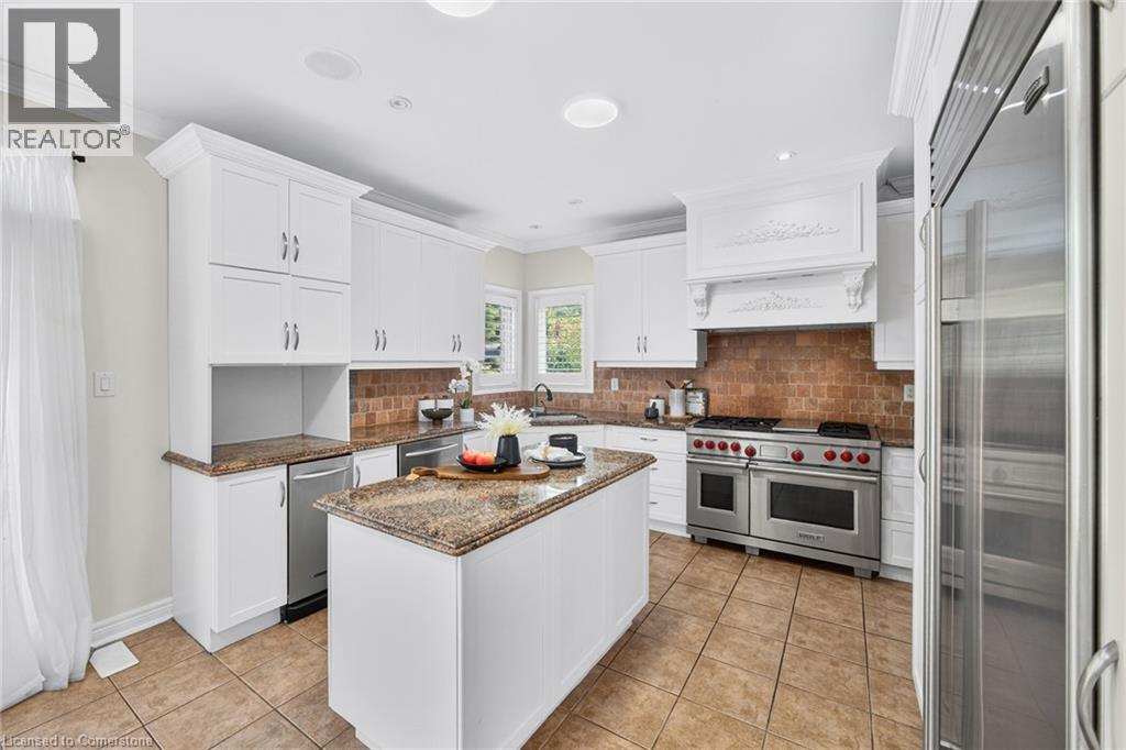Photo 14 of 3322 Fox Run Circle, Oakville ON