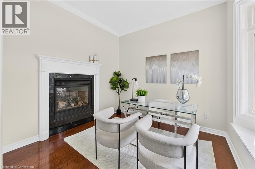 Photo 5 of 3322 Fox Run Circle, Oakville ON
