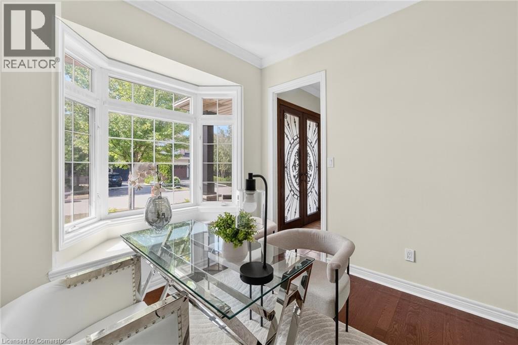 Photo 6 of 3322 Fox Run Circle, Oakville ON