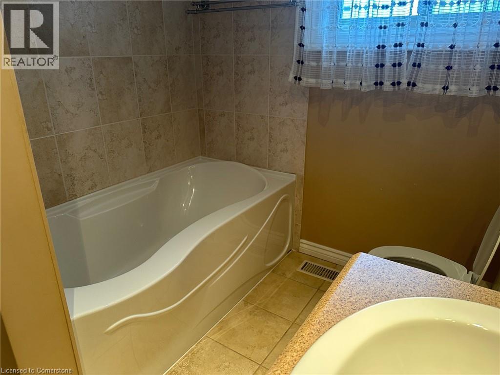 Photo 15 of 1588 Hobbs Crescent, Mississauga ON