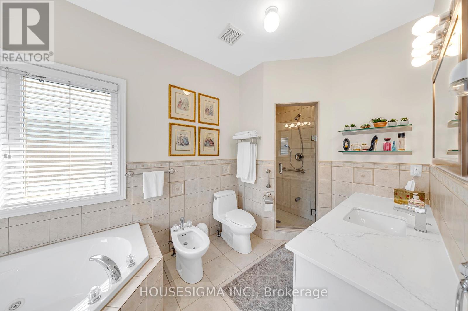 Photo 22 of 38 Pairash Avenue, Richmond Hill ON