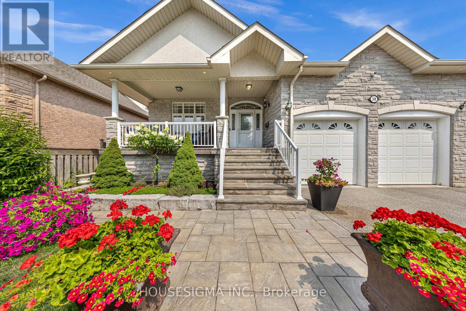 Photo 39 of 38 Pairash Avenue, Richmond Hill ON