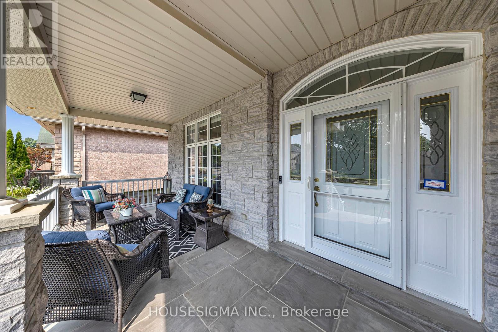 Photo 5 of 38 Pairash Avenue, Richmond Hill ON