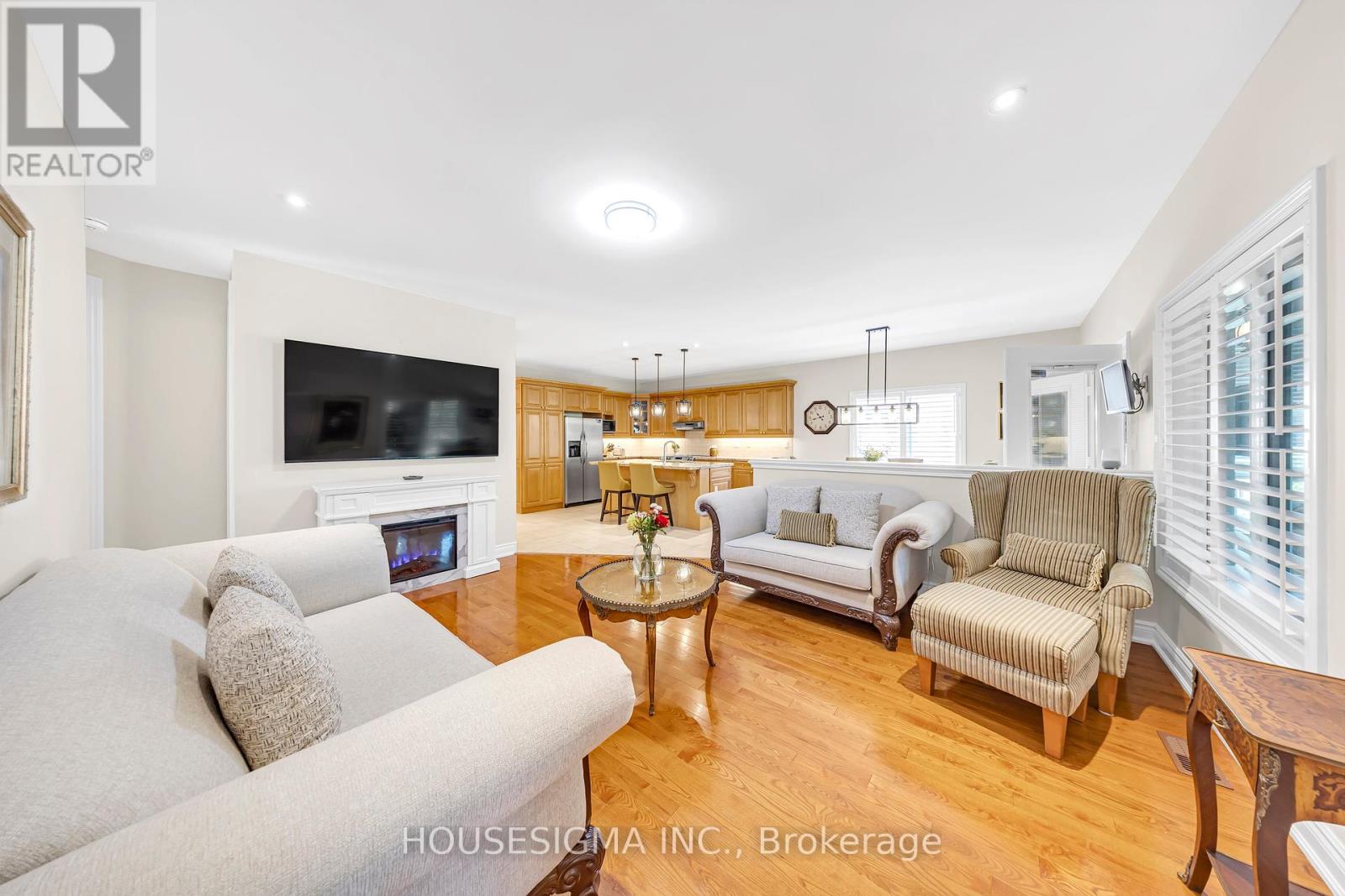 Photo 19 of 38 Pairash Avenue, Richmond Hill ON