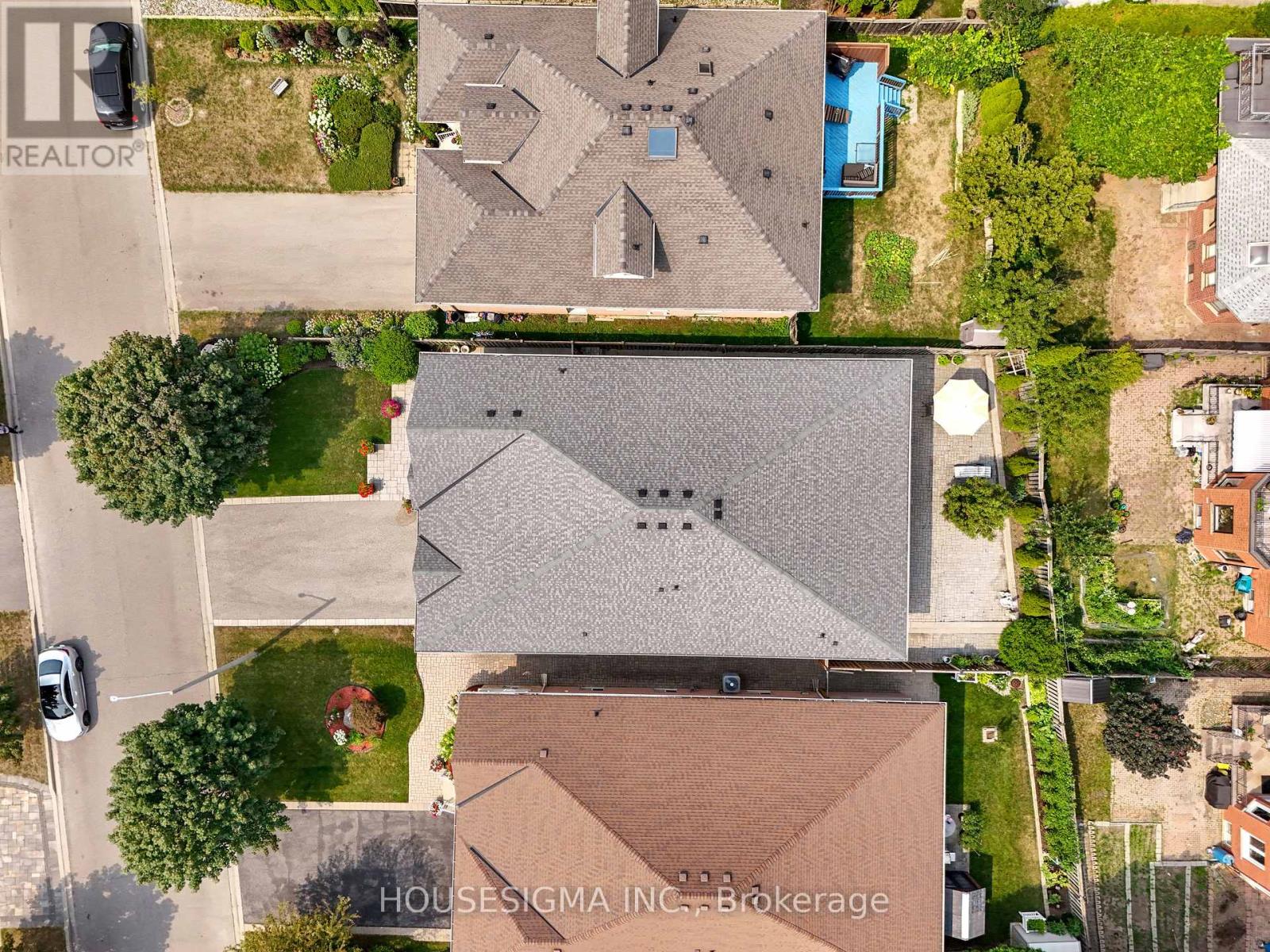 Photo 4 of 38 Pairash Avenue, Richmond Hill ON