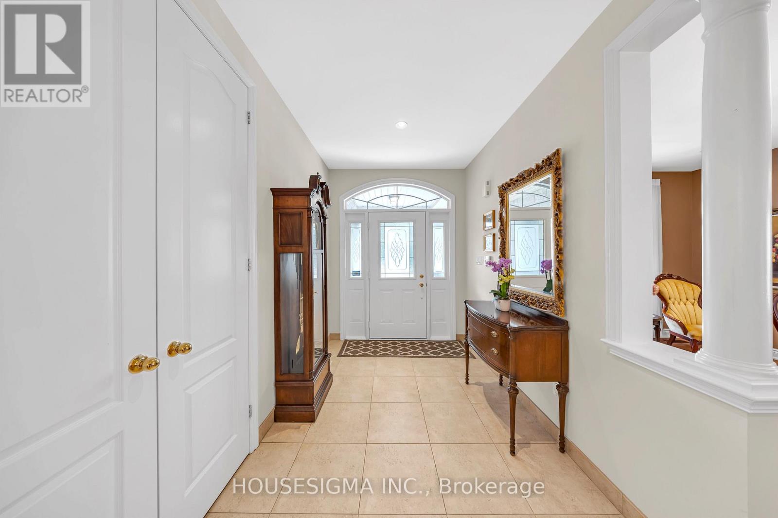 Photo 7 of 38 Pairash Avenue, Richmond Hill ON