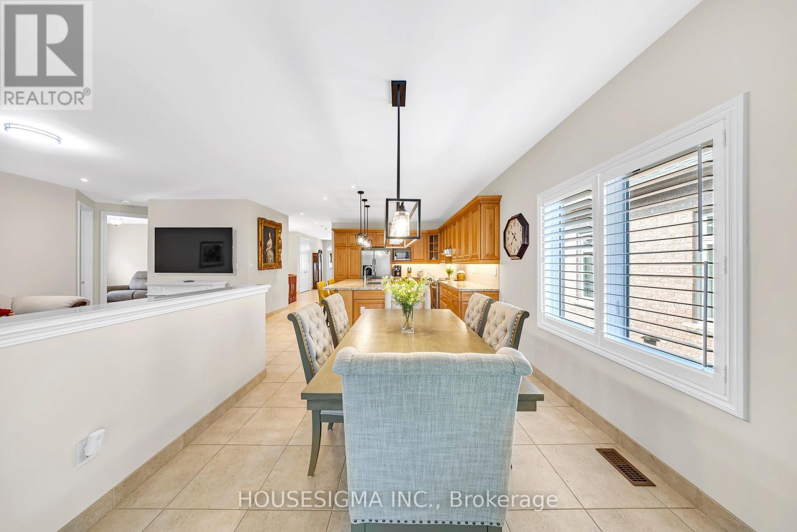Photo 17 of 38 Pairash Avenue, Richmond Hill ON