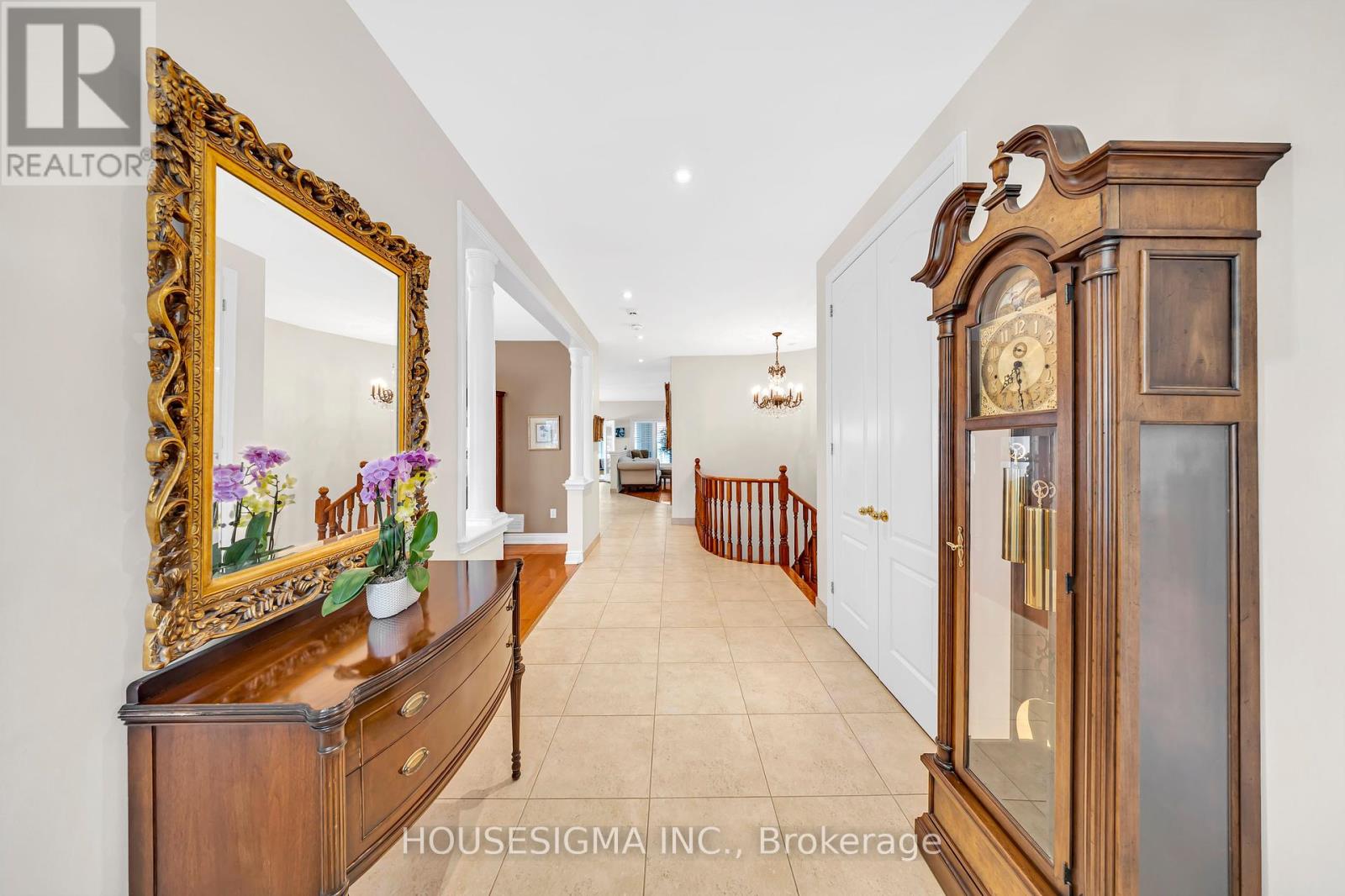 Photo 8 of 38 Pairash Avenue, Richmond Hill ON
