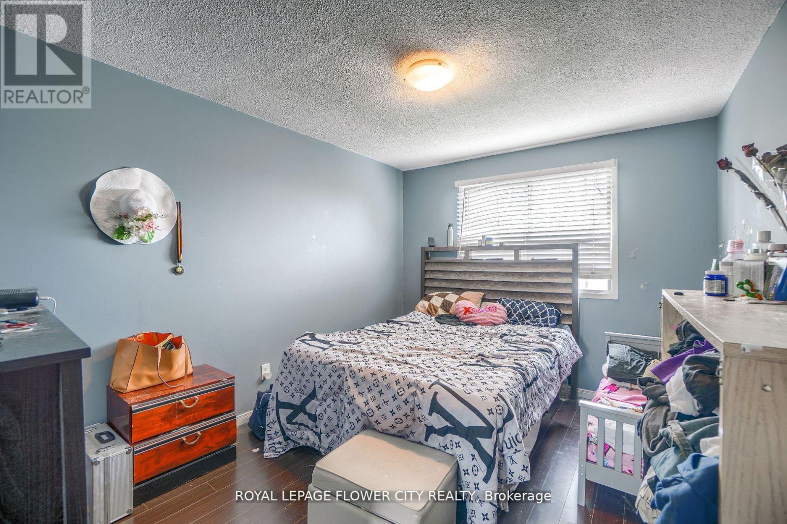 Photo 27 of 49 7475 Goreway Drive, Mississauga ON