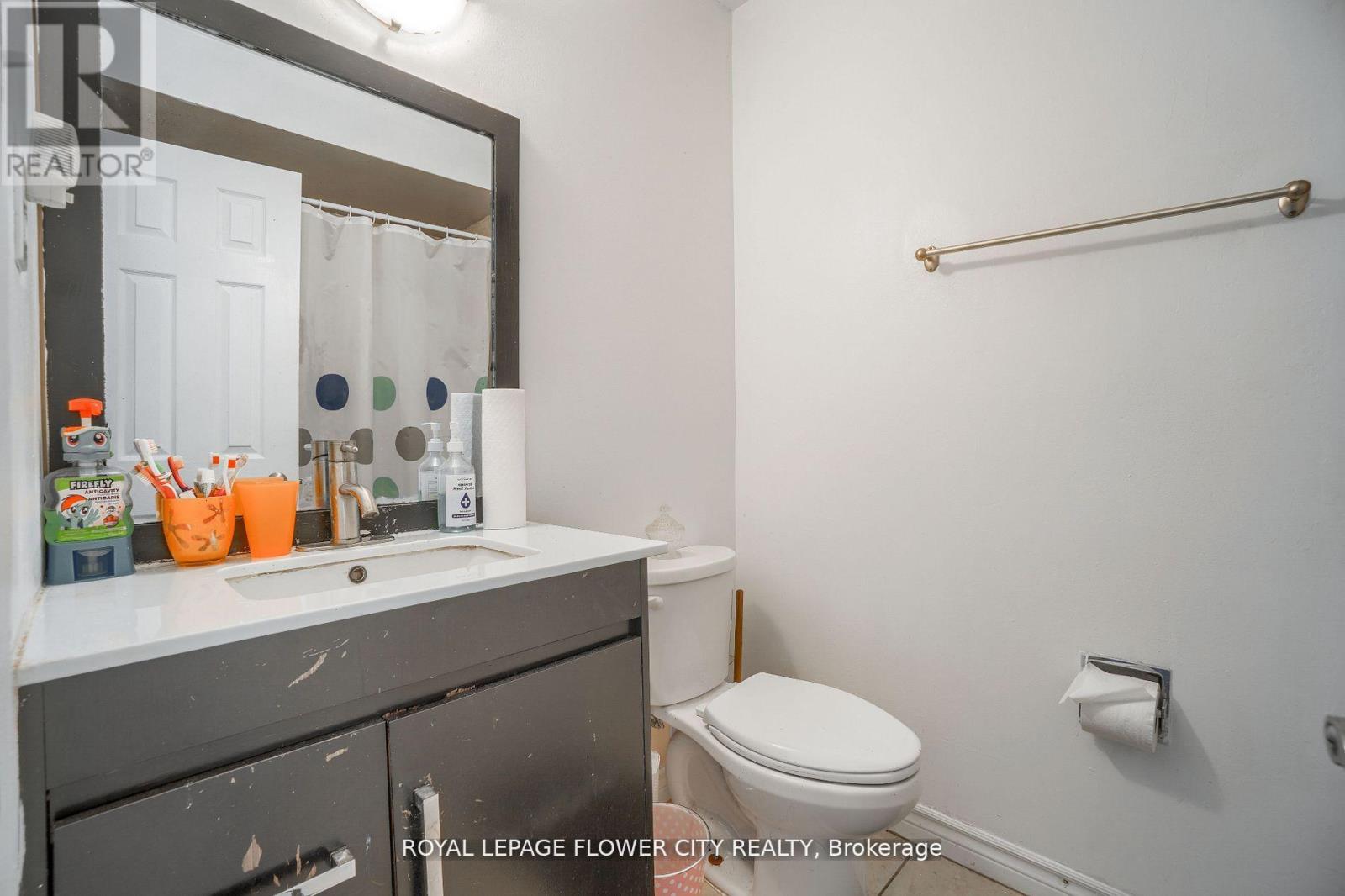 Photo 20 of 49 7475 Goreway Drive, Mississauga ON