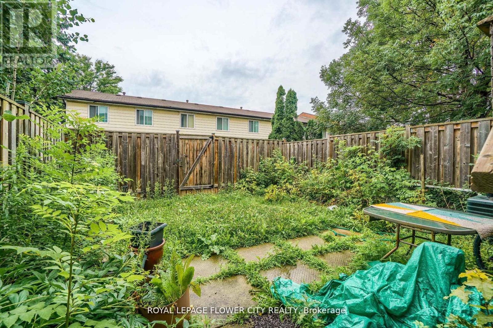 Photo 2 of 49 7475 Goreway Drive, Mississauga ON