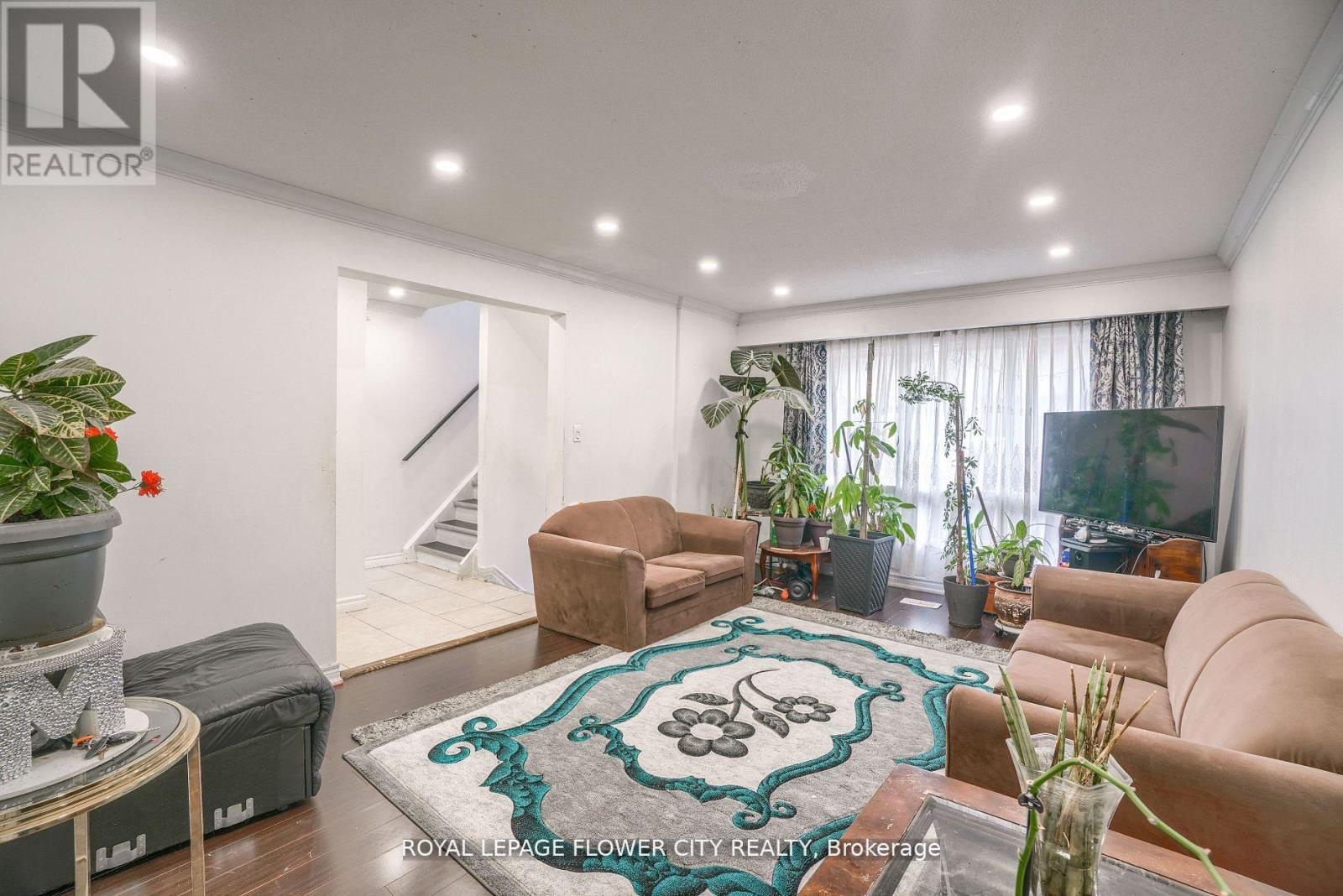 Photo 17 of 49 7475 Goreway Drive, Mississauga ON