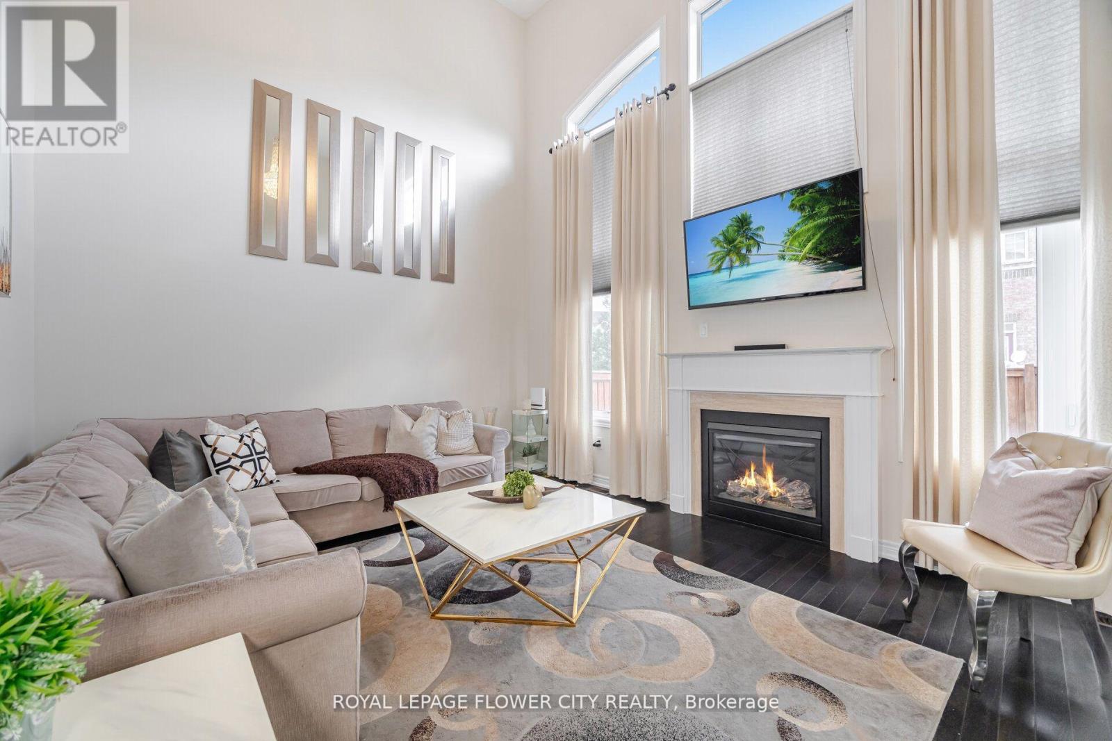 Photo 6 of 457 Dougall Avenue, Caledon ON
