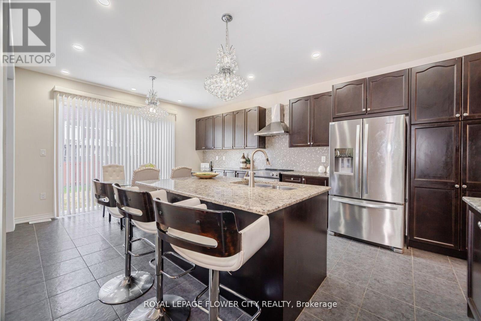 Photo 13 of 457 Dougall Avenue, Caledon ON
