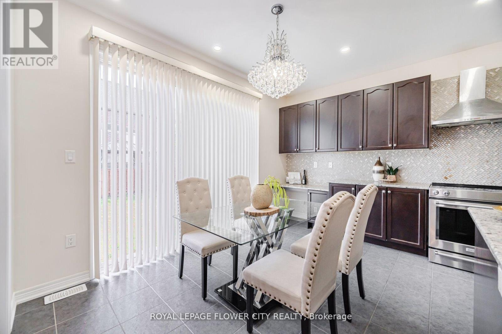 Photo 21 of 457 Dougall Avenue, Caledon ON