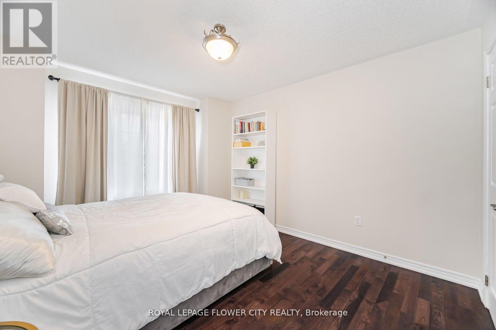 Photo 37 of 457 Dougall Avenue, Caledon ON
