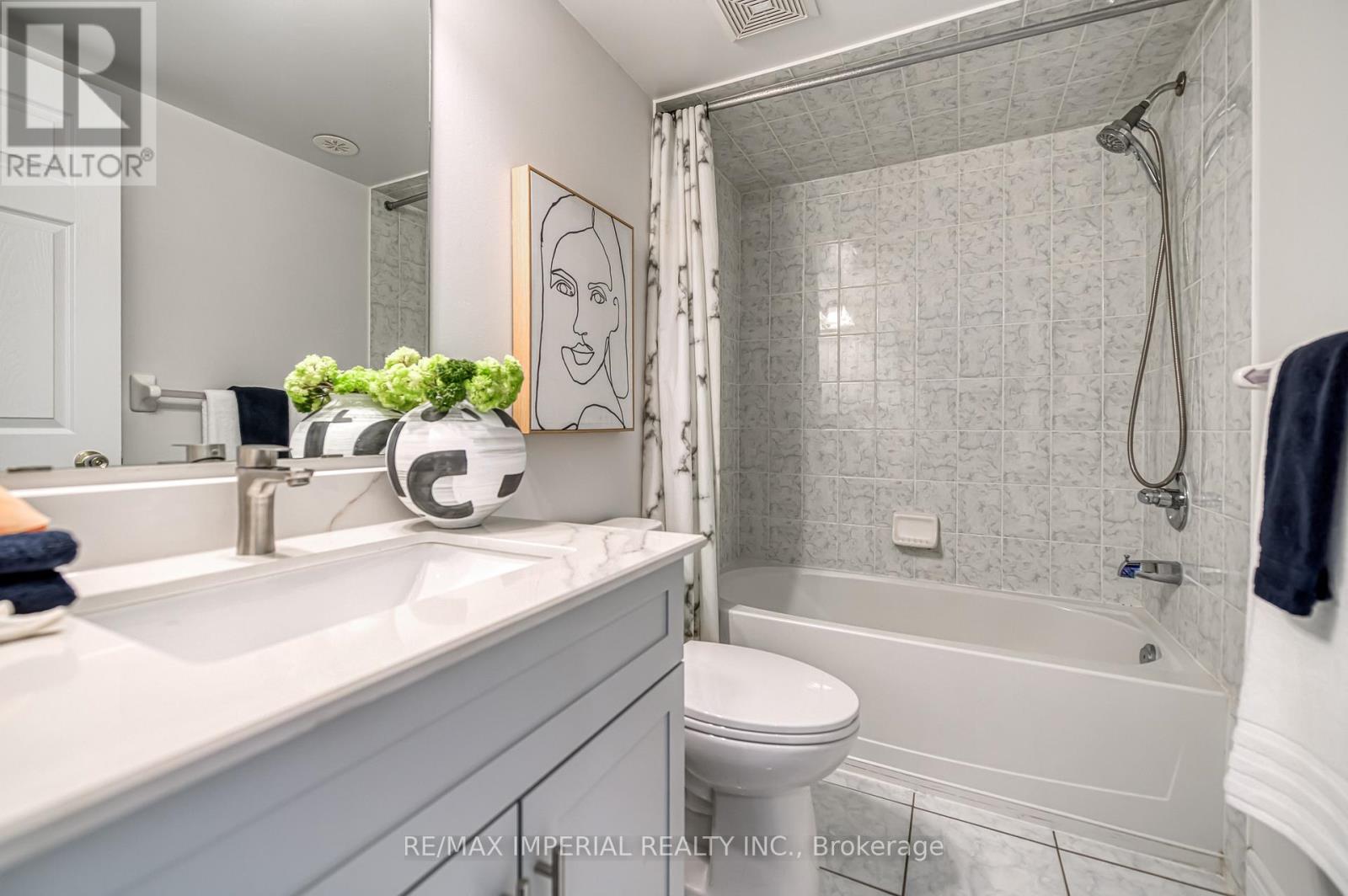 Photo 40 of 21 Mackenzies Stand Avenue, Markham ON