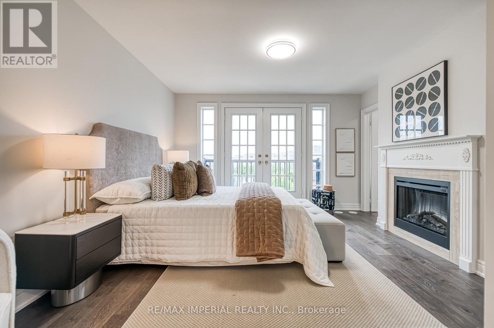 Photo 3 of 21 Mackenzies Stand Avenue, Markham ON