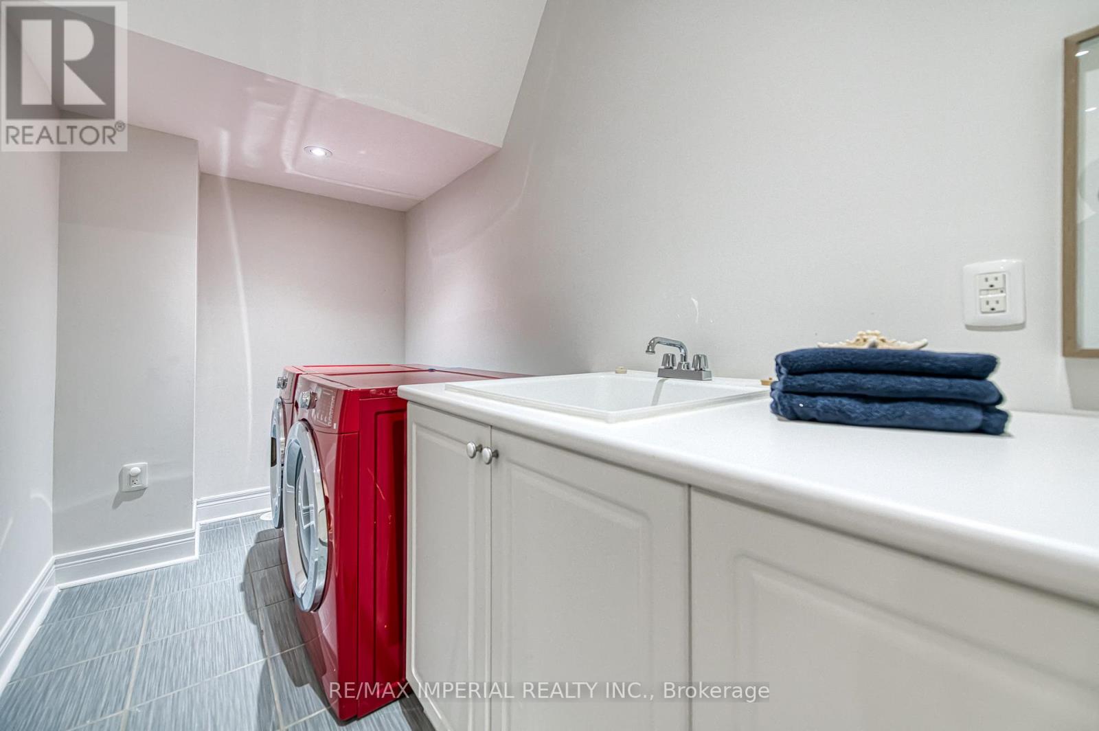 Photo 47 of 21 Mackenzies Stand Avenue, Markham ON