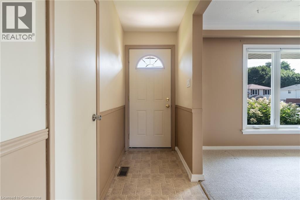 Photo 36 of 696 Peele Boulevard, Burlington ON