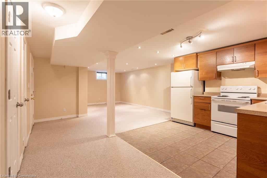 Photo 16 of 696 Peele Boulevard, Burlington ON