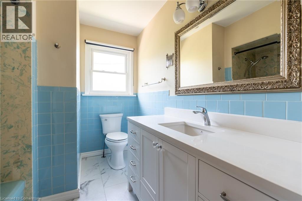 Photo 23 of 696 Peele Boulevard, Burlington ON
