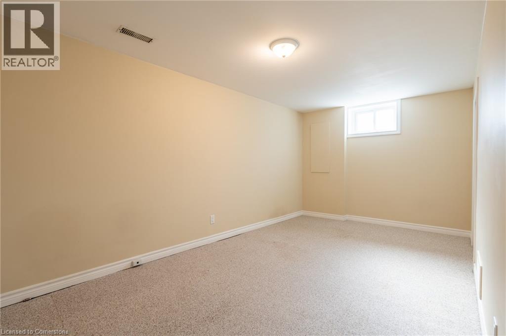 Photo 13 of 696 Peele Boulevard, Burlington ON