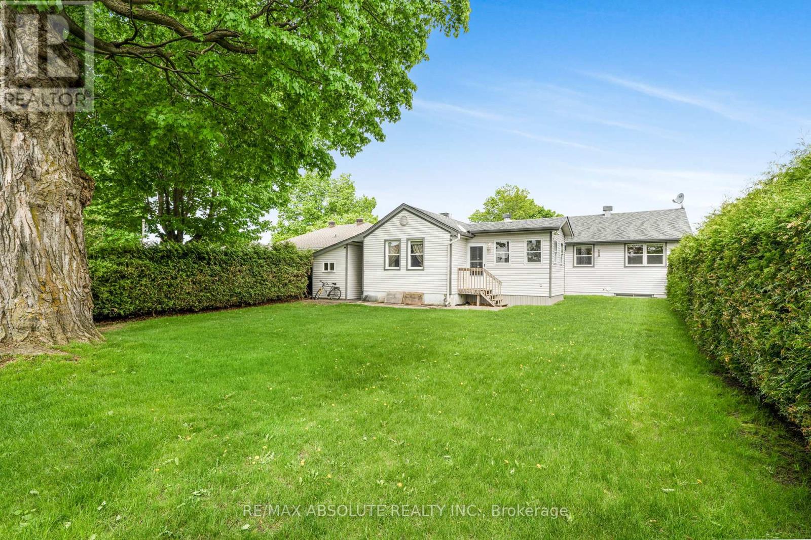 Photo 8 of 1727 Chene Street, Clarencerockland ON
