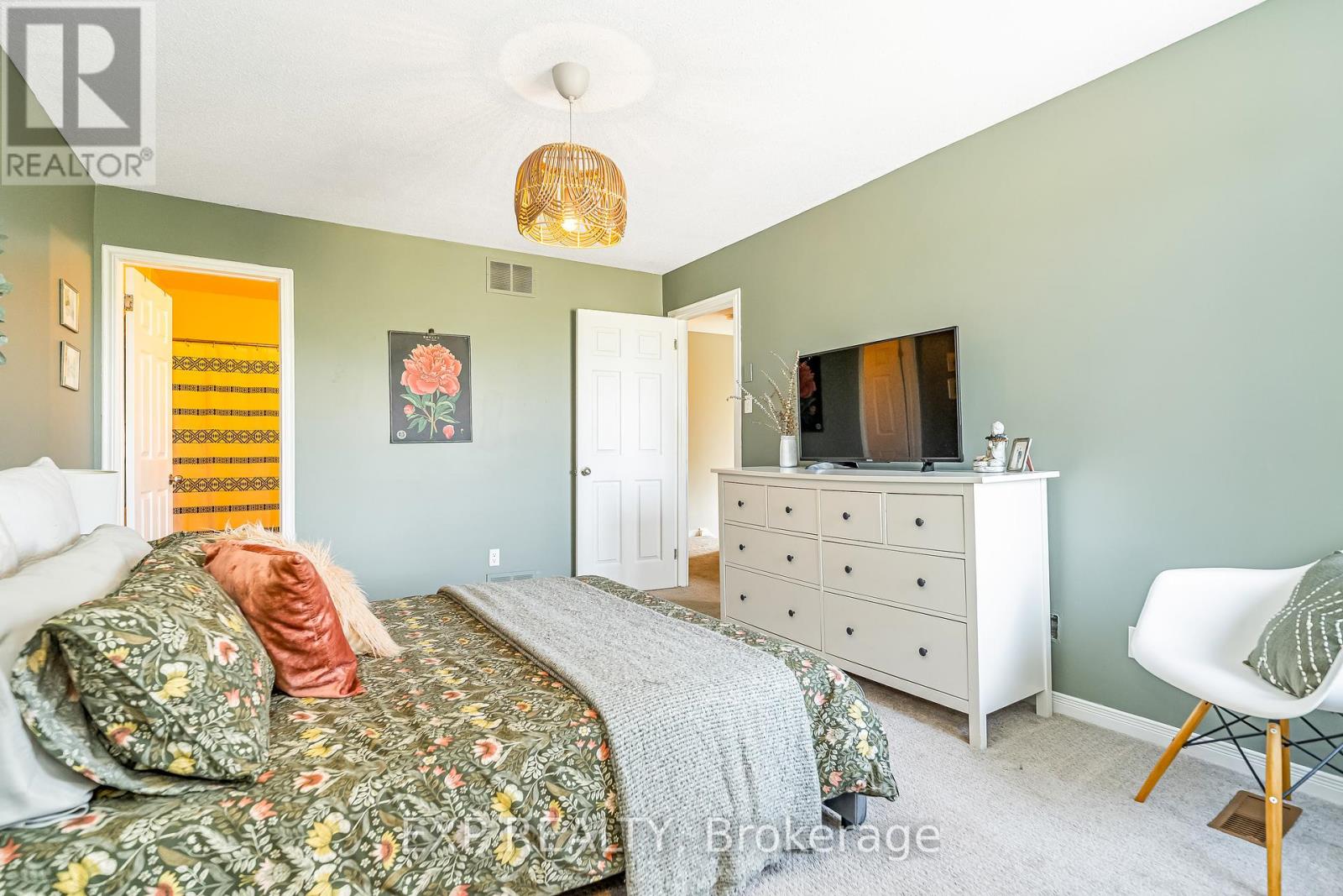 Photo 20 of 36 Bethune Way, Ottawa ON