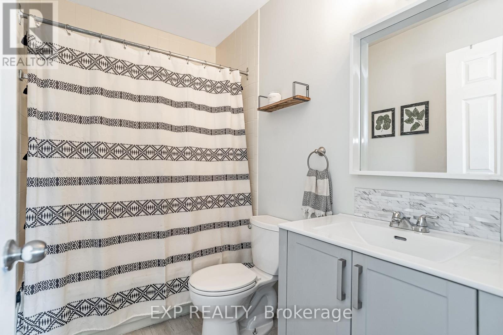 Photo 22 of 36 Bethune Way, Ottawa ON