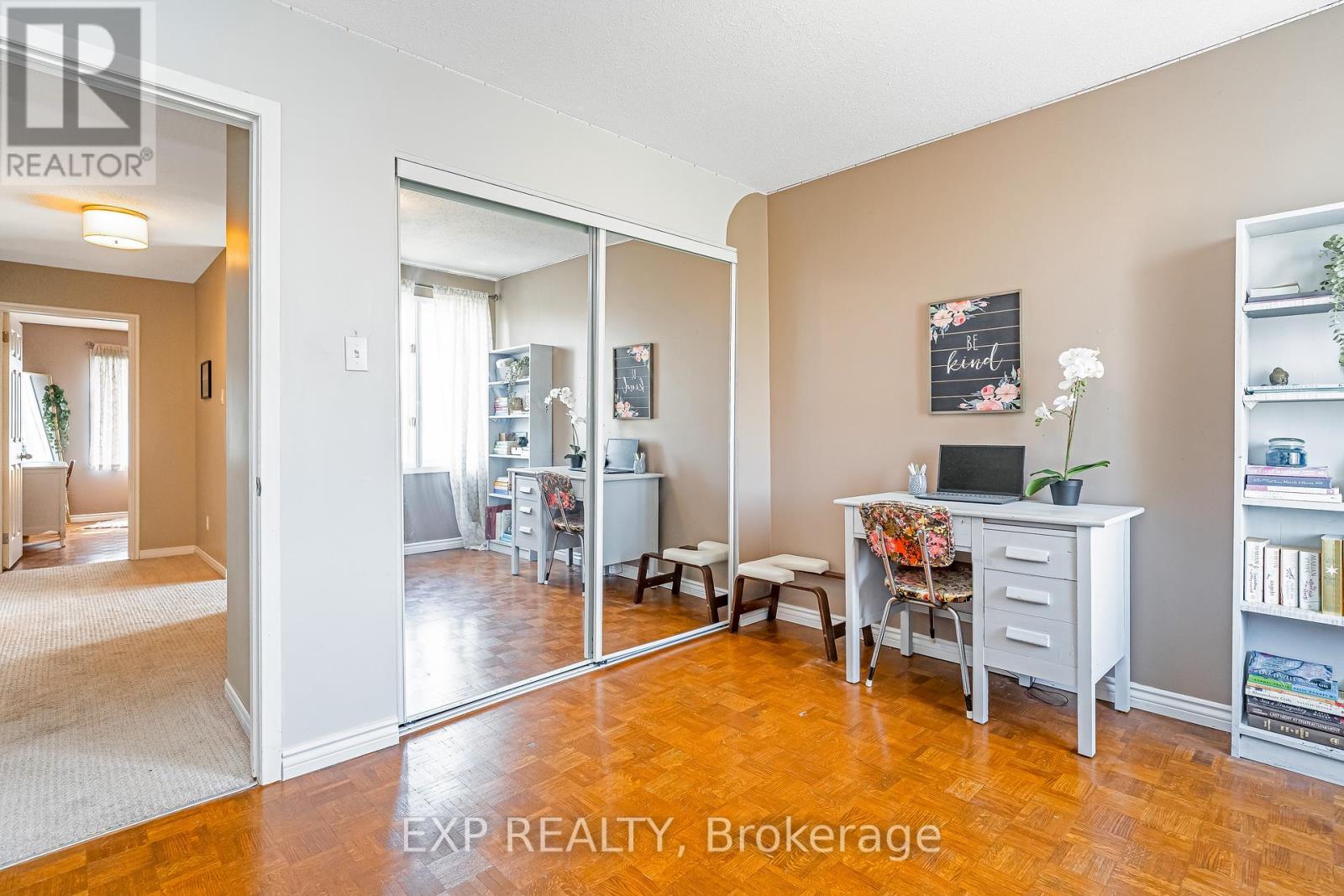 Photo 26 of 36 Bethune Way, Ottawa ON