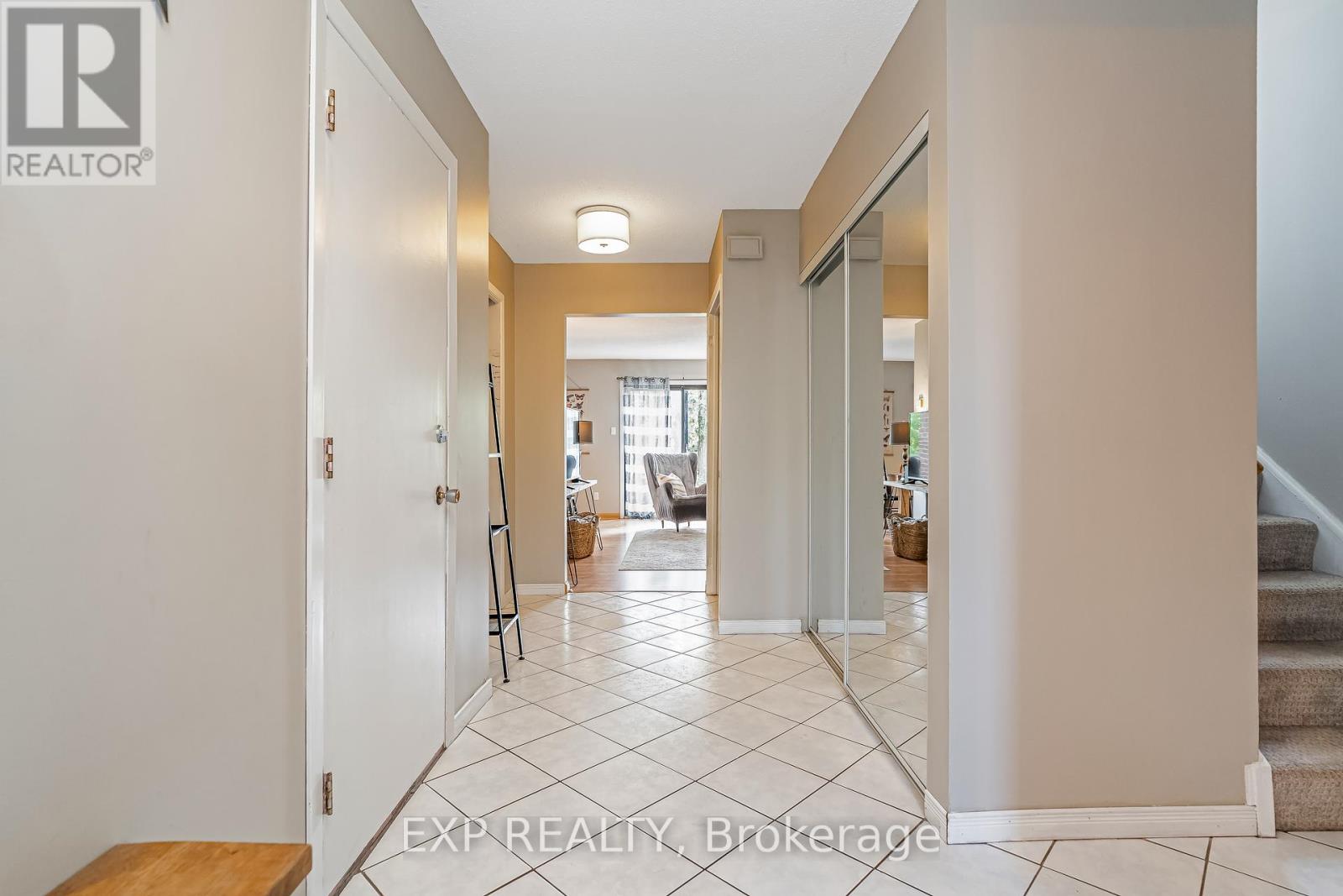 Photo 6 of 36 Bethune Way, Ottawa ON