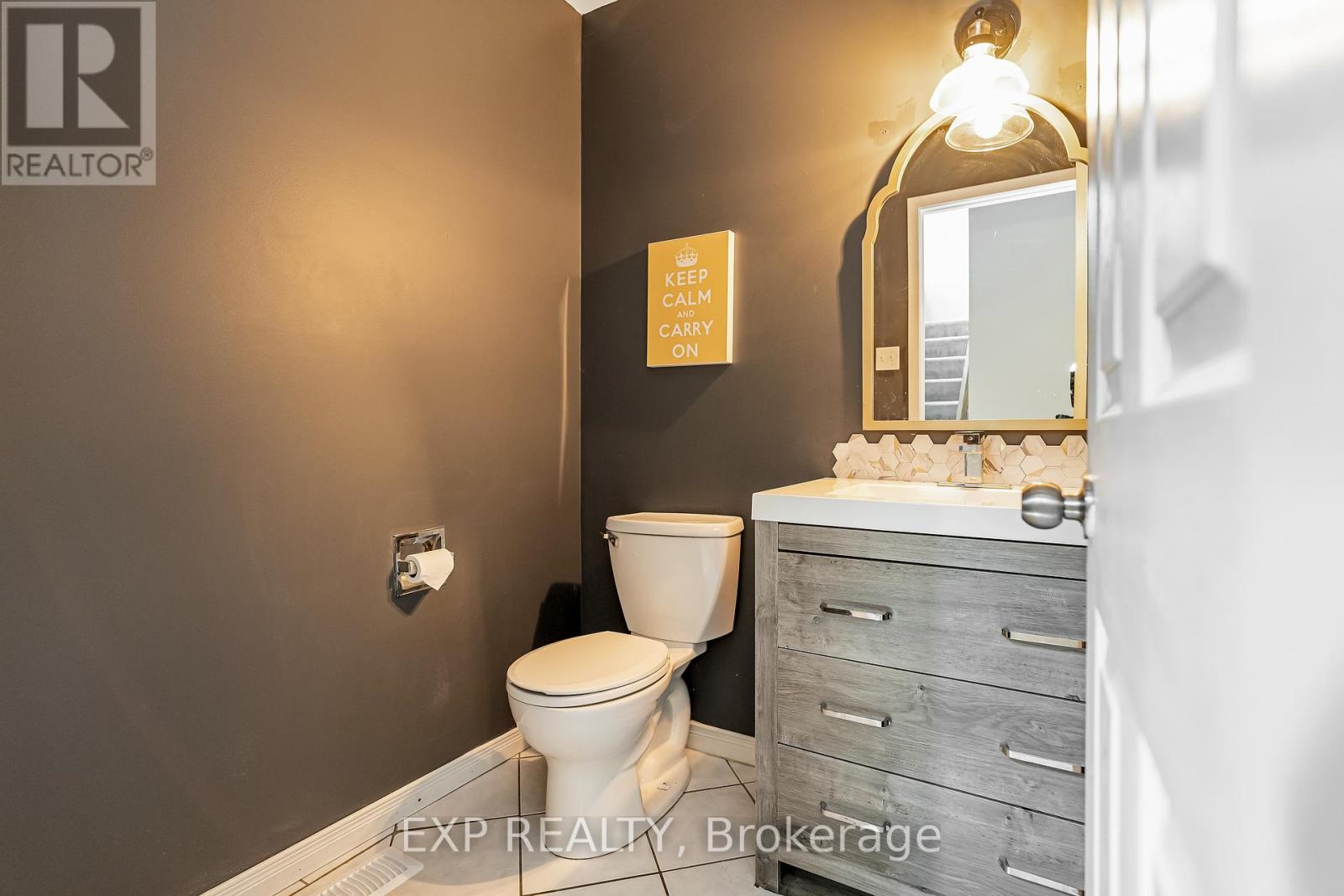 Photo 7 of 36 Bethune Way, Ottawa ON