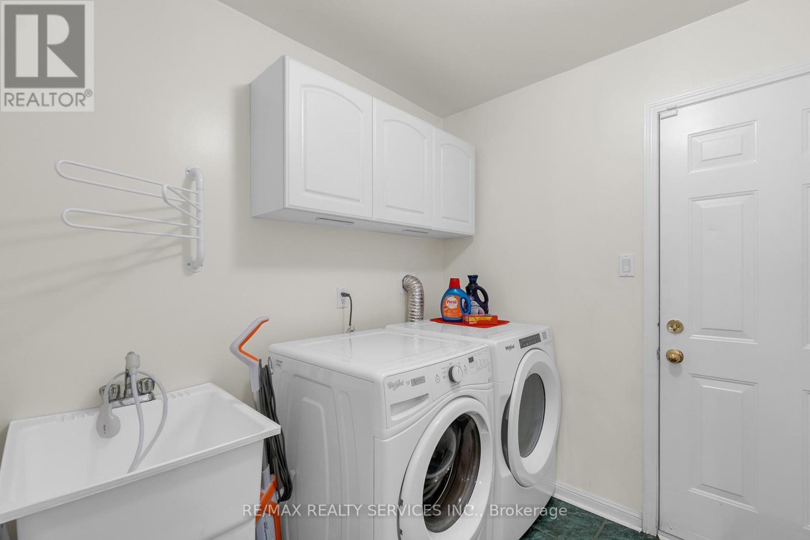 Photo 19 of 15 Sweet Briar Lane, Brampton ON
