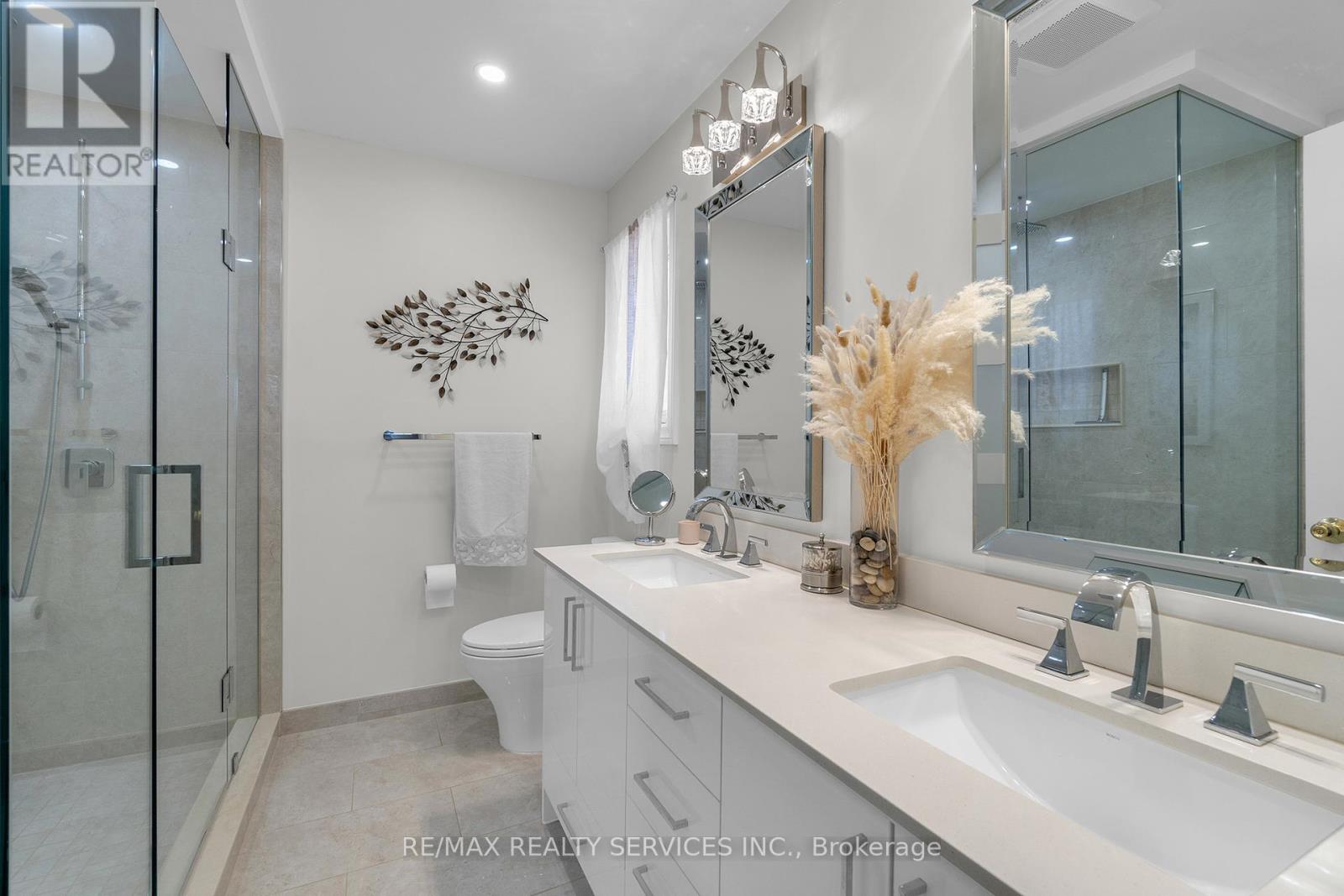 Photo 24 of 15 Sweet Briar Lane, Brampton ON