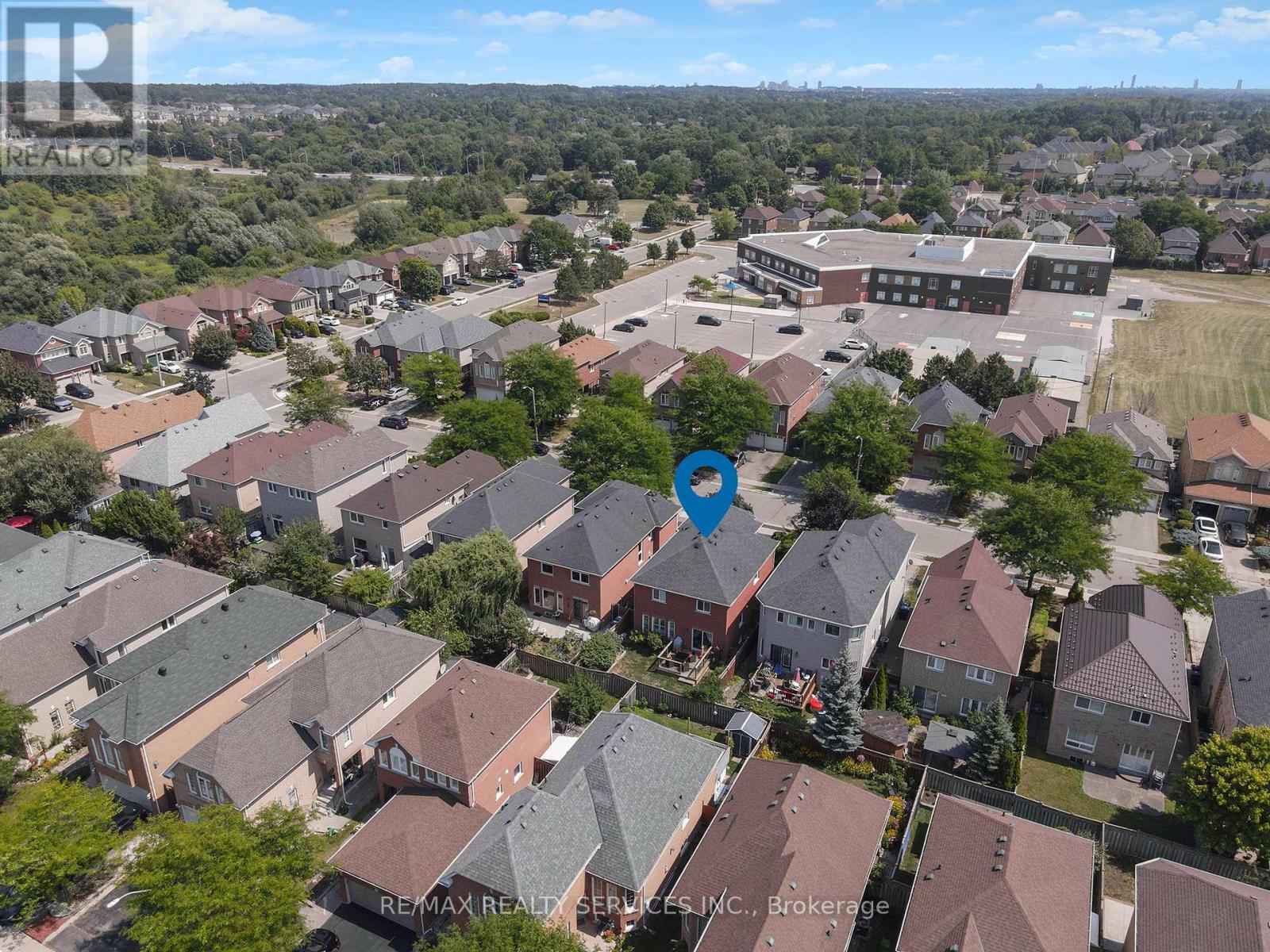 Photo 29 of 15 Sweet Briar Lane, Brampton ON
