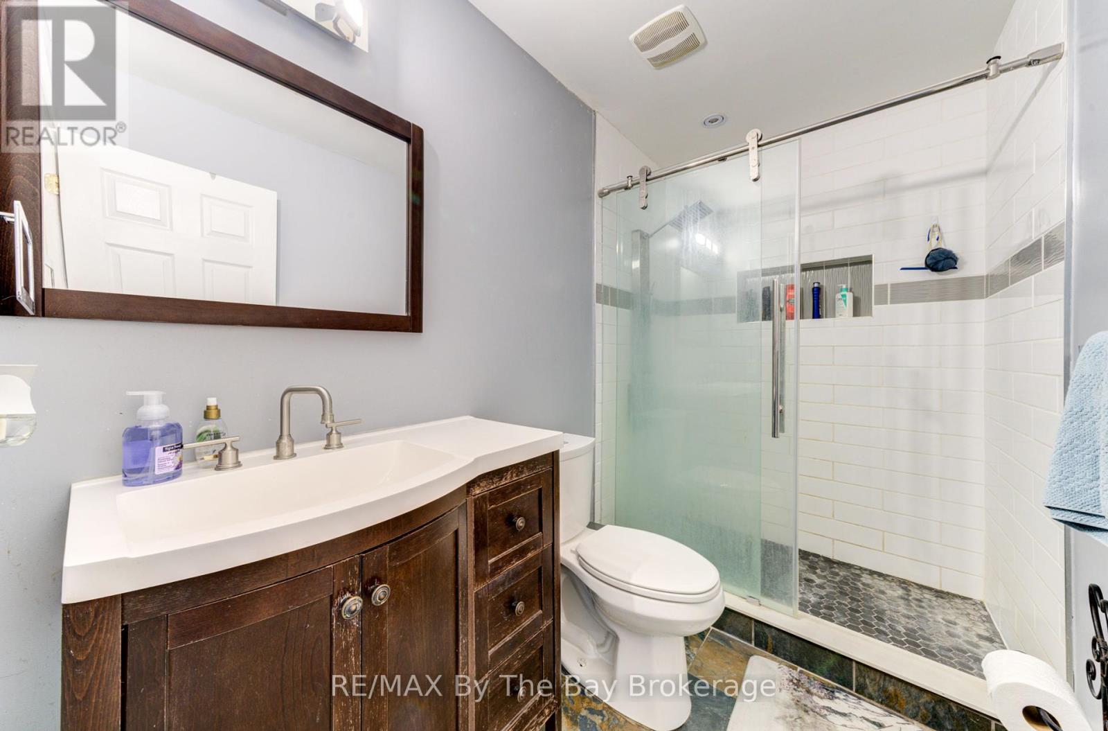 Photo 29 of 36 A Meadowlark Boulevard, Wasaga Beach ON
