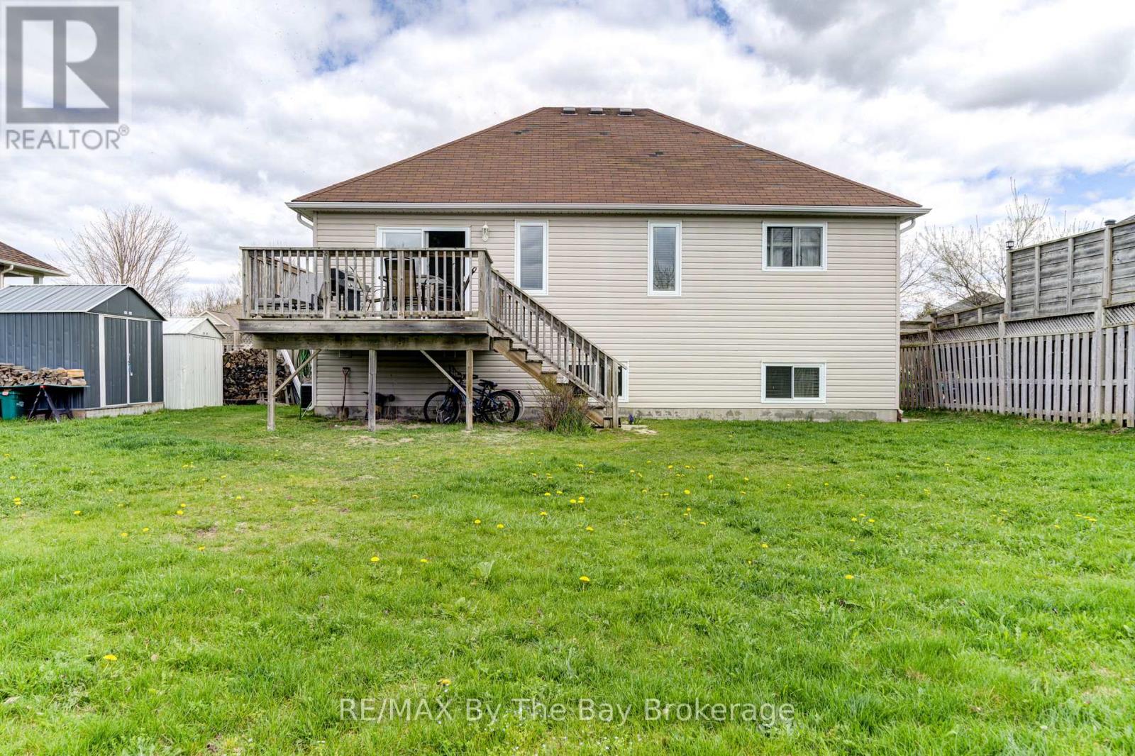 Photo 17 of 36 A Meadowlark Boulevard, Wasaga Beach ON
