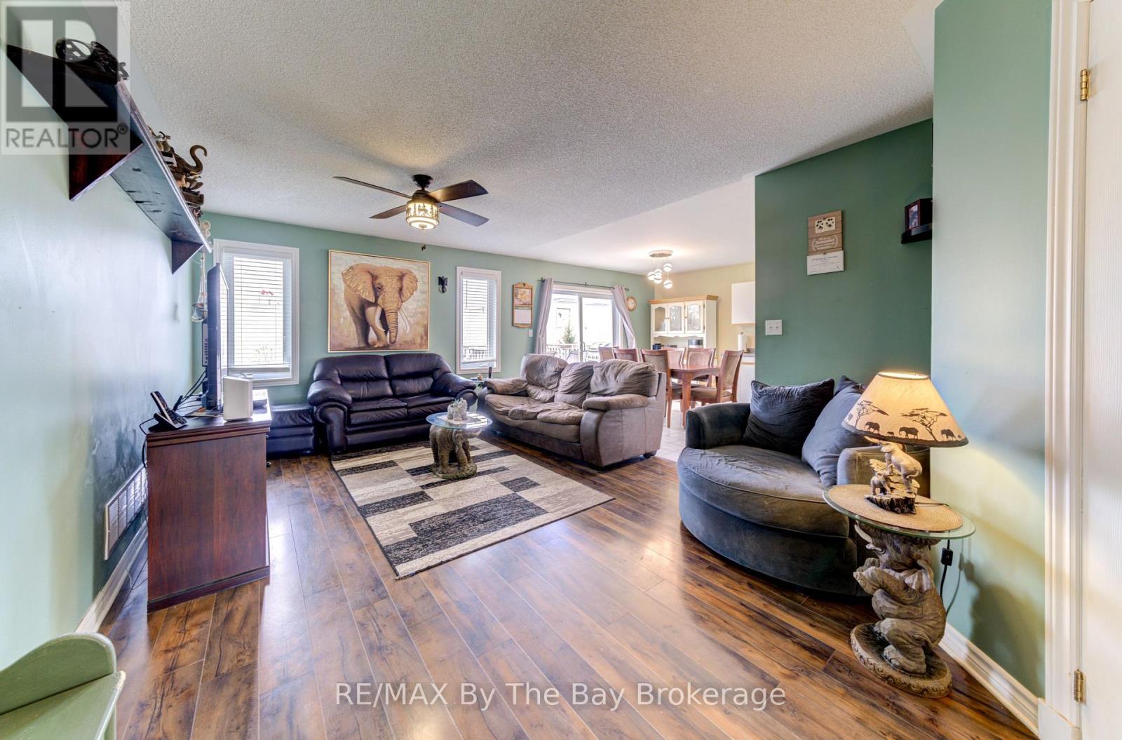 Photo 4 of 36 A Meadowlark Boulevard, Wasaga Beach ON