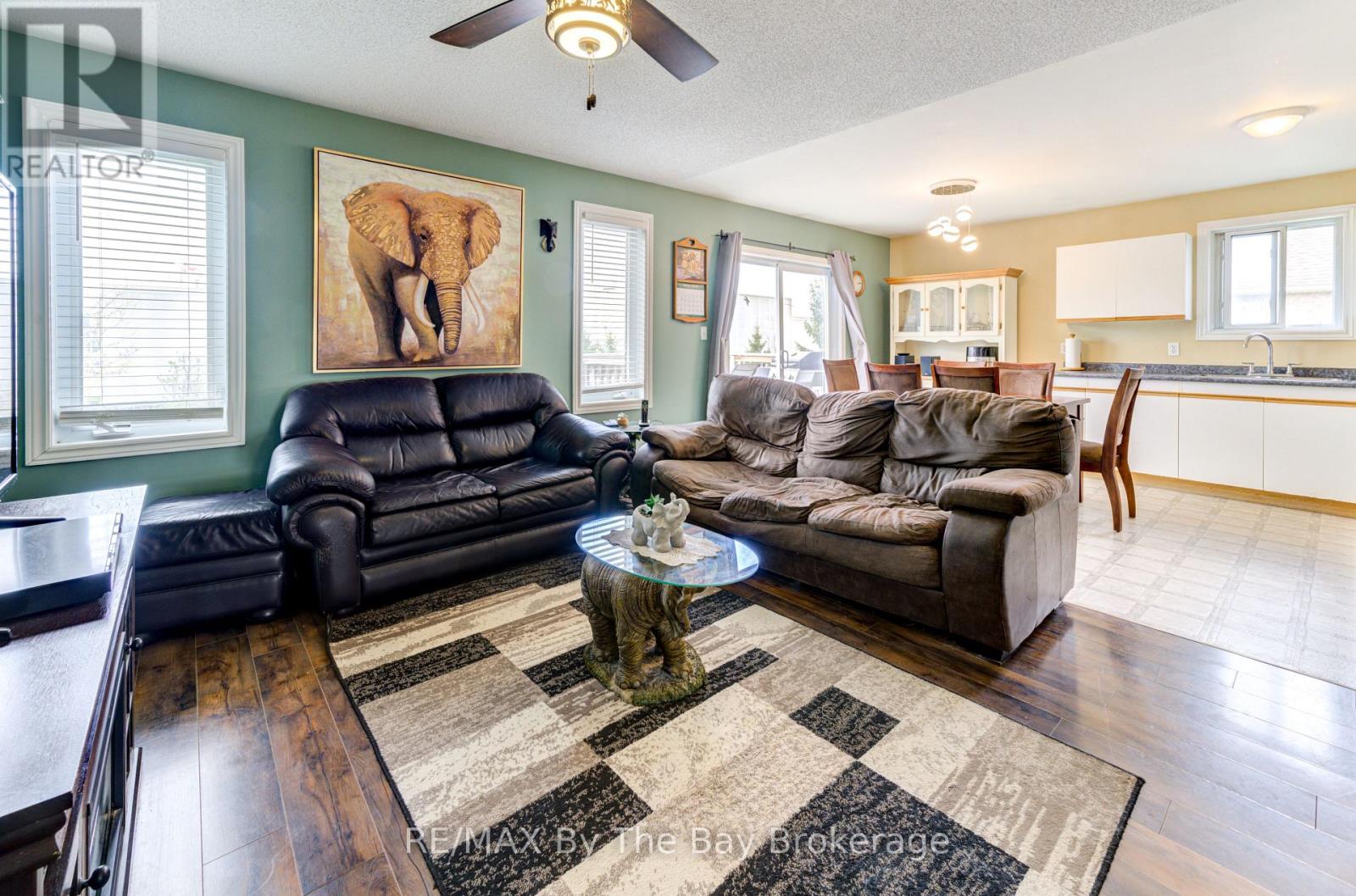 Photo 8 of 36 A Meadowlark Boulevard, Wasaga Beach ON